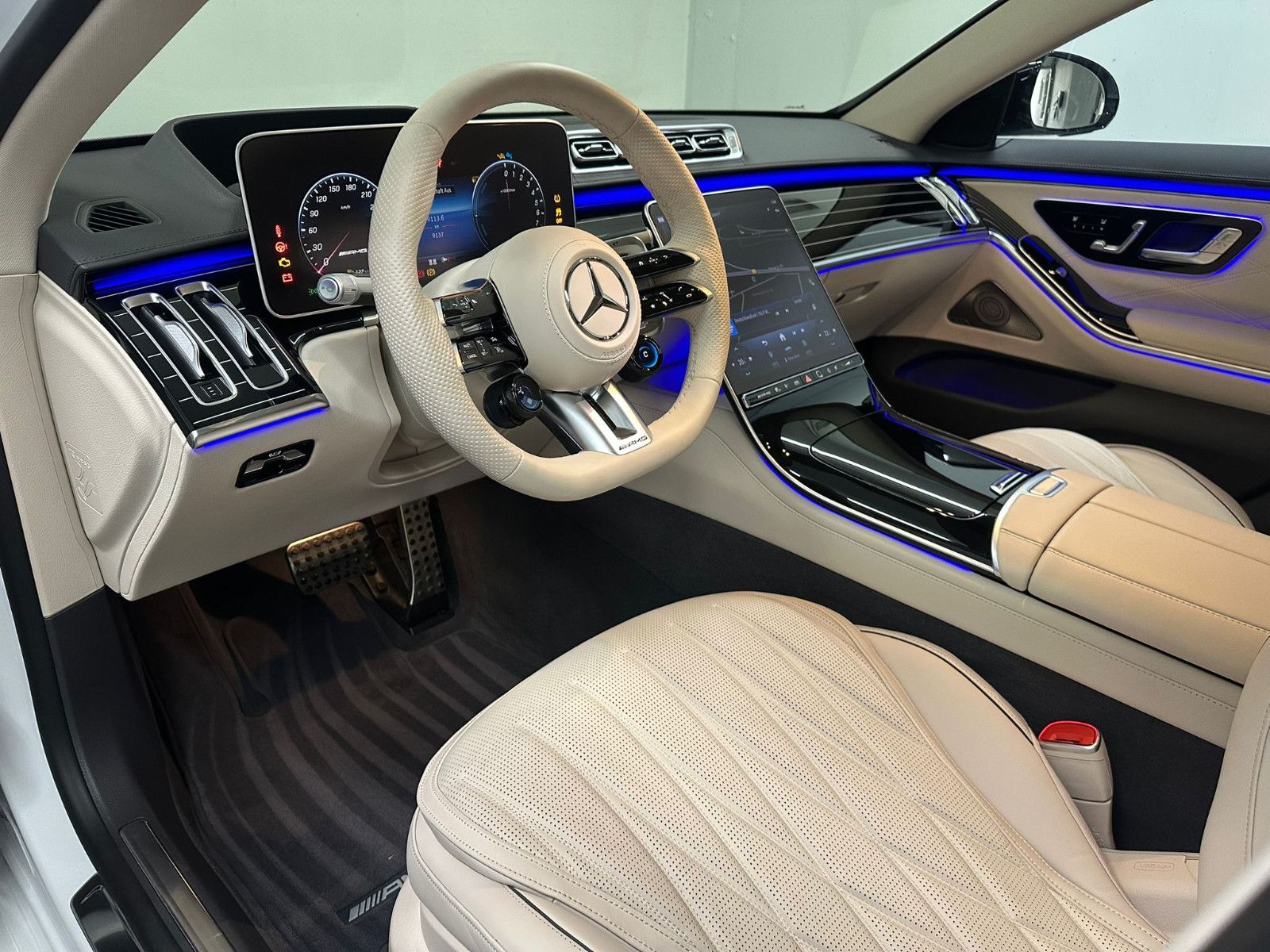 Fahrzeugabbildung Mercedes-Benz S 63 E Performance L  *KERAMIK*PANORAMA*TV*