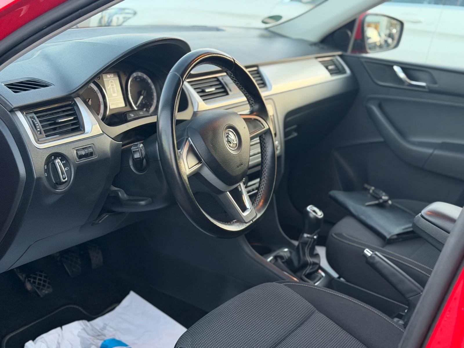 Skoda Rapid 2015 — photo 12