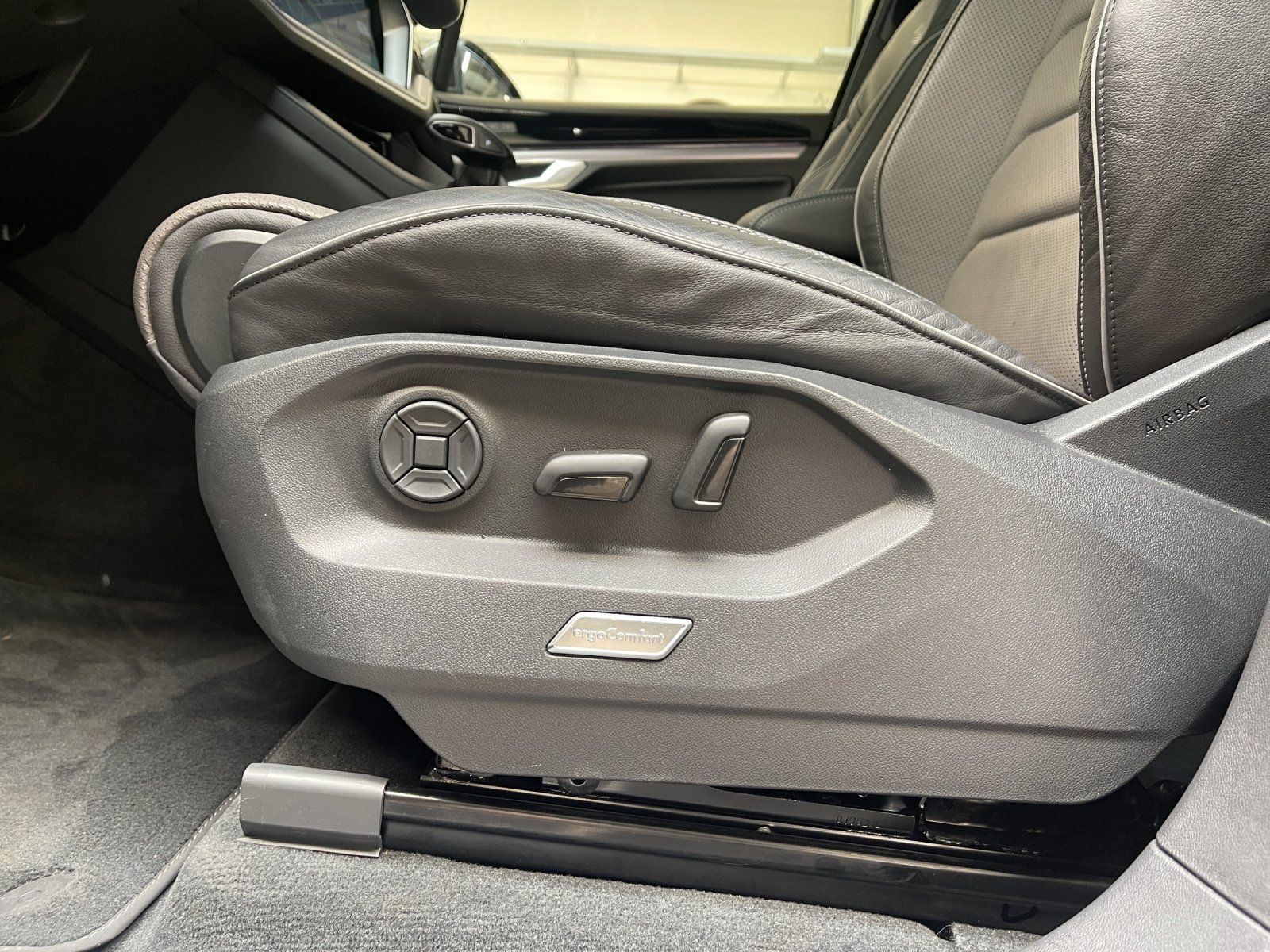 Volkswagen Touareg - Bild 11