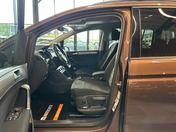 Volkswagen Touran*7-Sitzer*MASSAGE*ACC*AHK*NAV*STHZ*