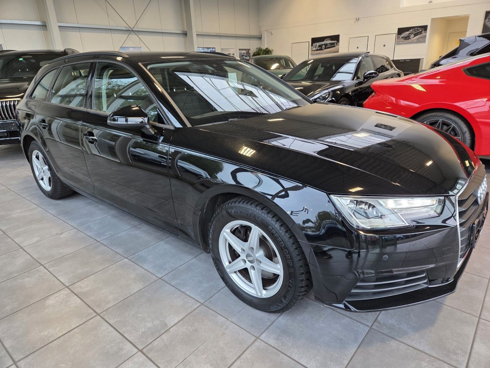 Fahrzeugabbildung Audi A4 Avant basis