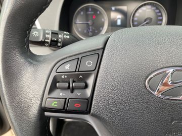 Fahrzeugabbildung Hyundai Tucson 2.0 CRDi Premium 4WD Automatik