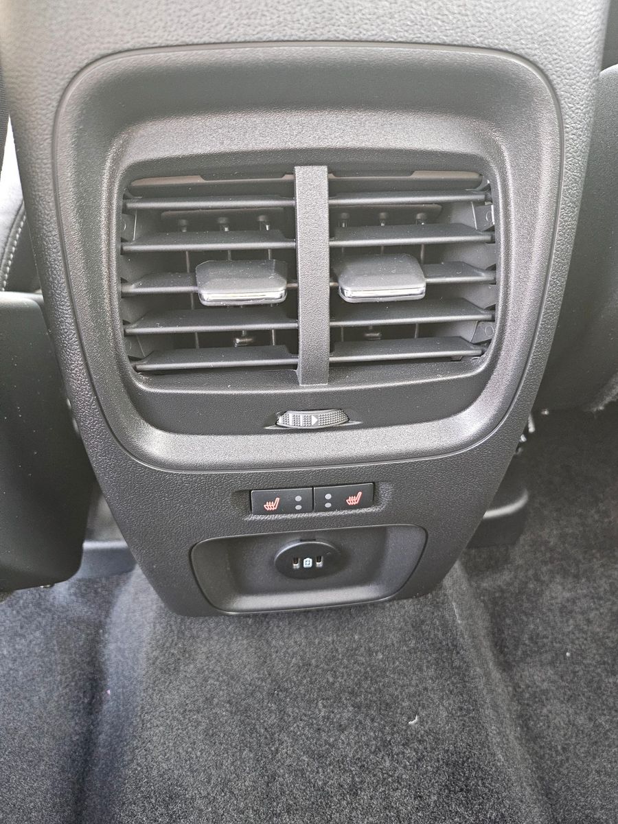 Fahrzeugabbildung Ford Kuga Hybrid Titanium