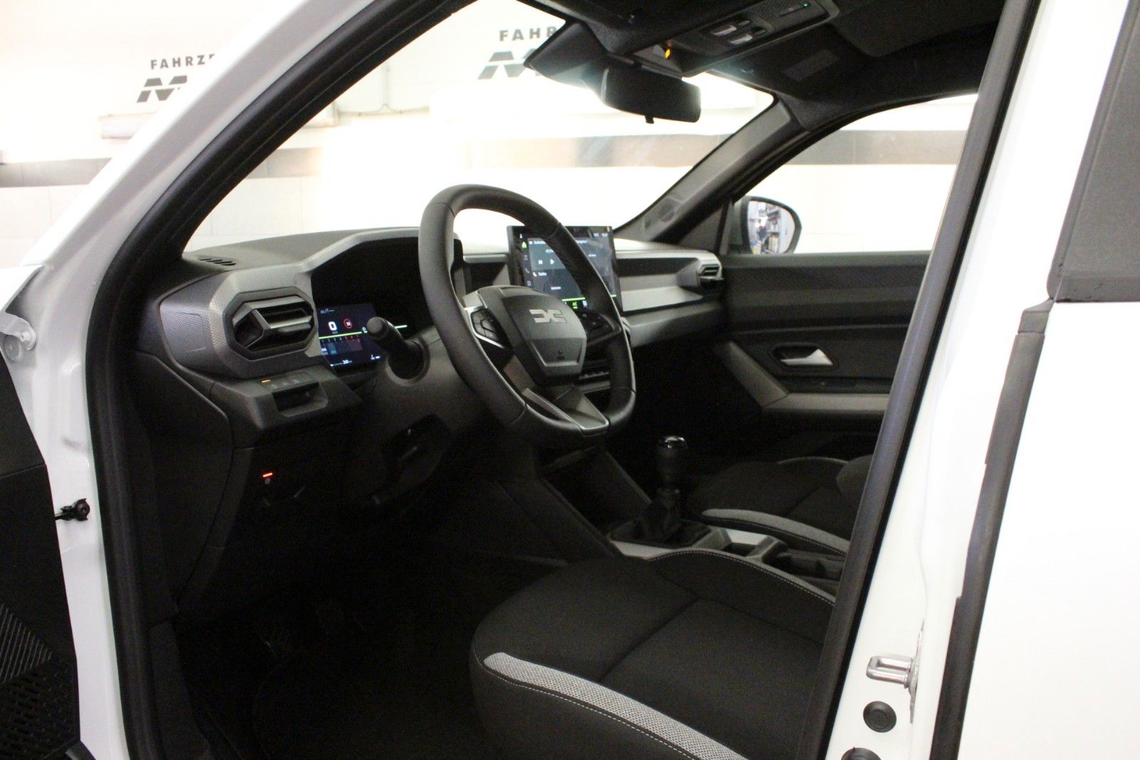 Fahrzeugabbildung Dacia Duster mild hybrid 140 Journey *Winterp.*MY 26