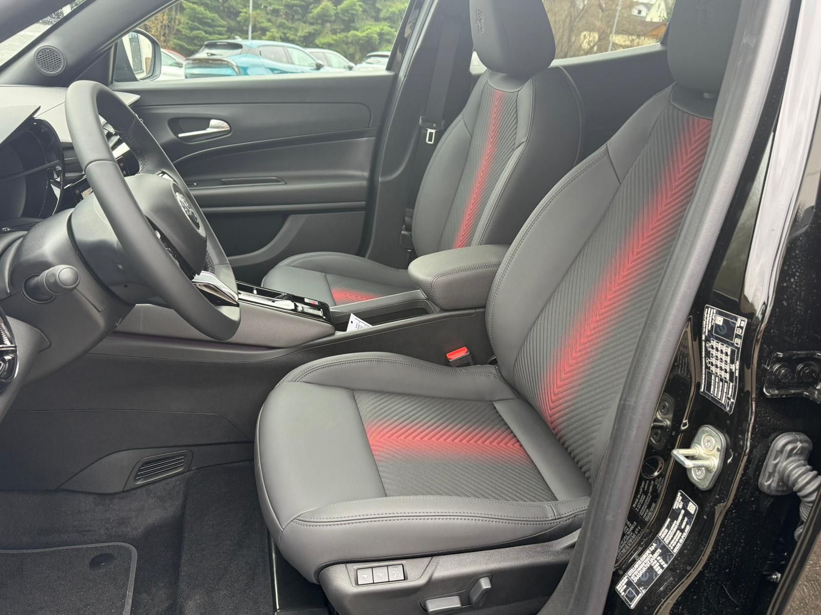 Fahrzeugabbildung Alfa Romeo Junior Ibrida 1.2 VGT 48V-Hybrid 107 kW Ti