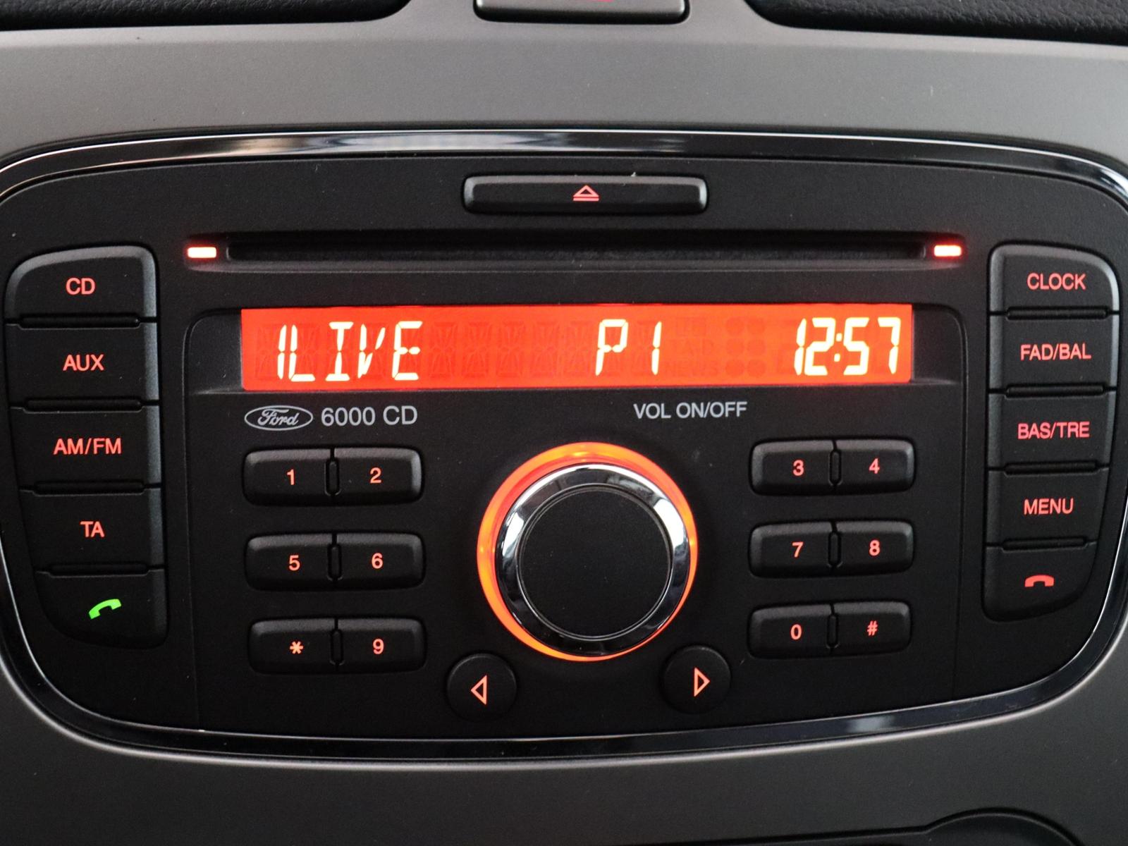 Ford Focus 2010 — photo 5