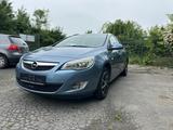 Opel Astra J Sports Tourer Selection - Opel Astra aus 2010: Sports