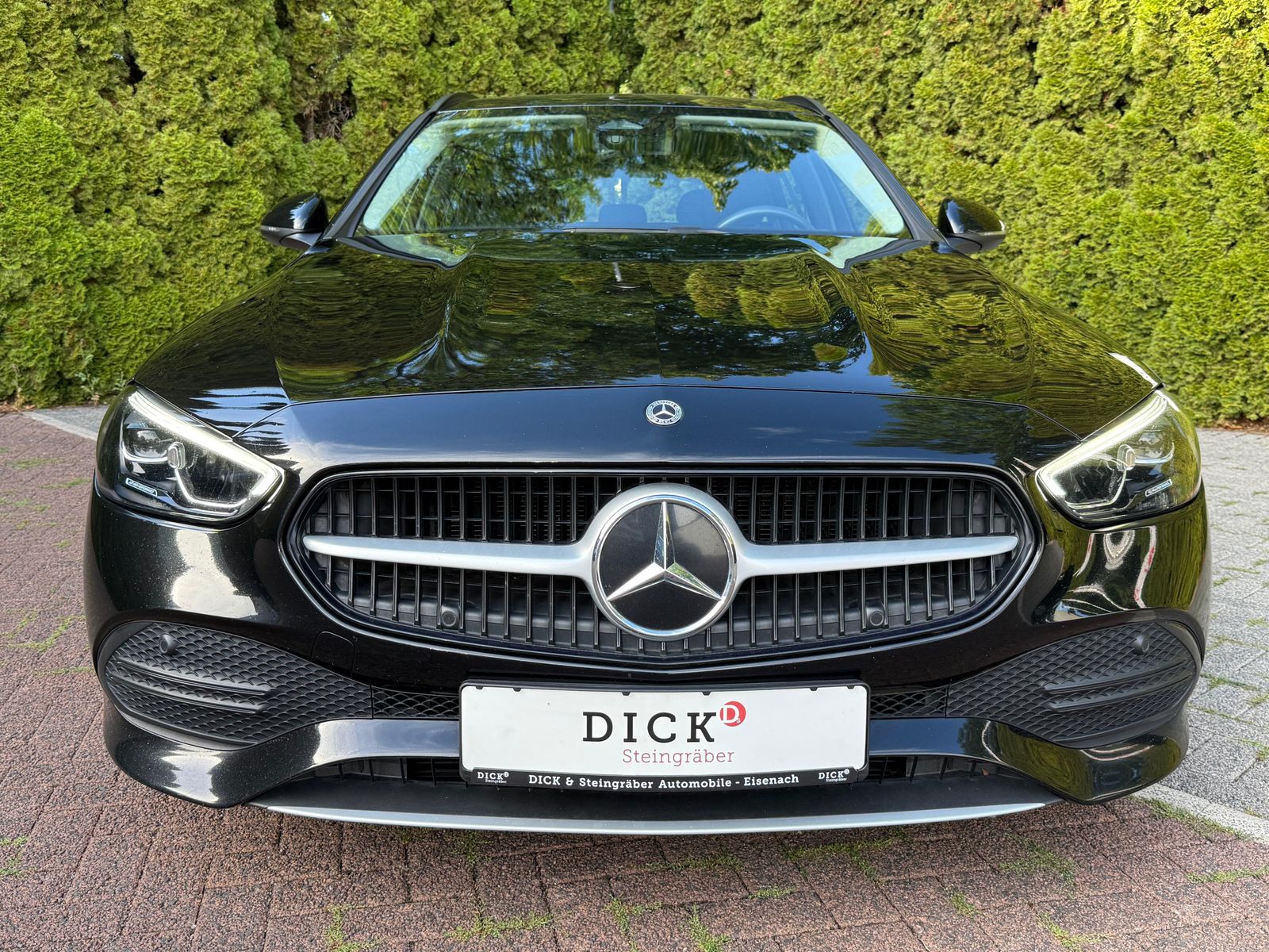 Fahrzeugabbildung Mercedes-Benz C 220 d T 9G LED+MBUX+KAMERA+SHZ+PARK+DAB