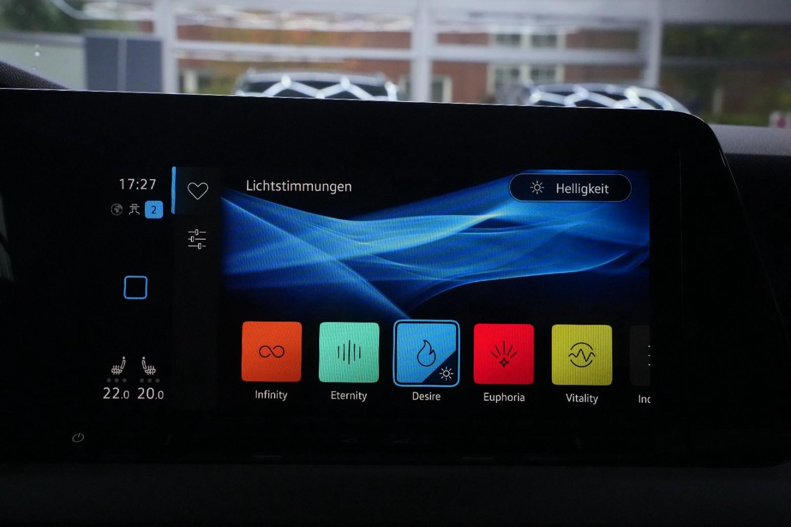 Volkswagen Golf VIII LIFE*ANHÄNGERKUPPLUNG*PDC*ACC*PDC*NAVI