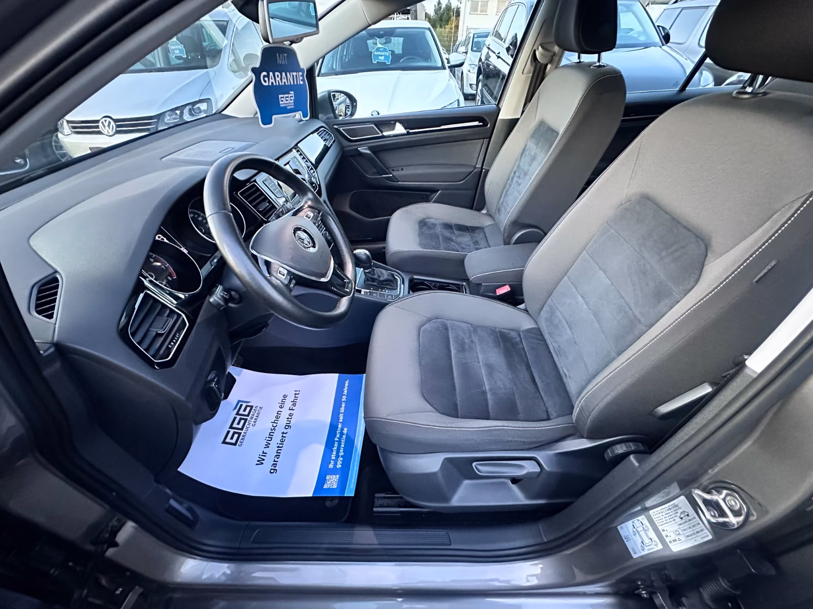 Volkswagen Golf Sportsvan VII 125PS Highline SitzHz AHK PDC