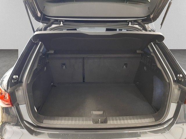 Fahrzeugabbildung Audi A3 Sportback advanced 40TFSIe LED Kamera 18"
