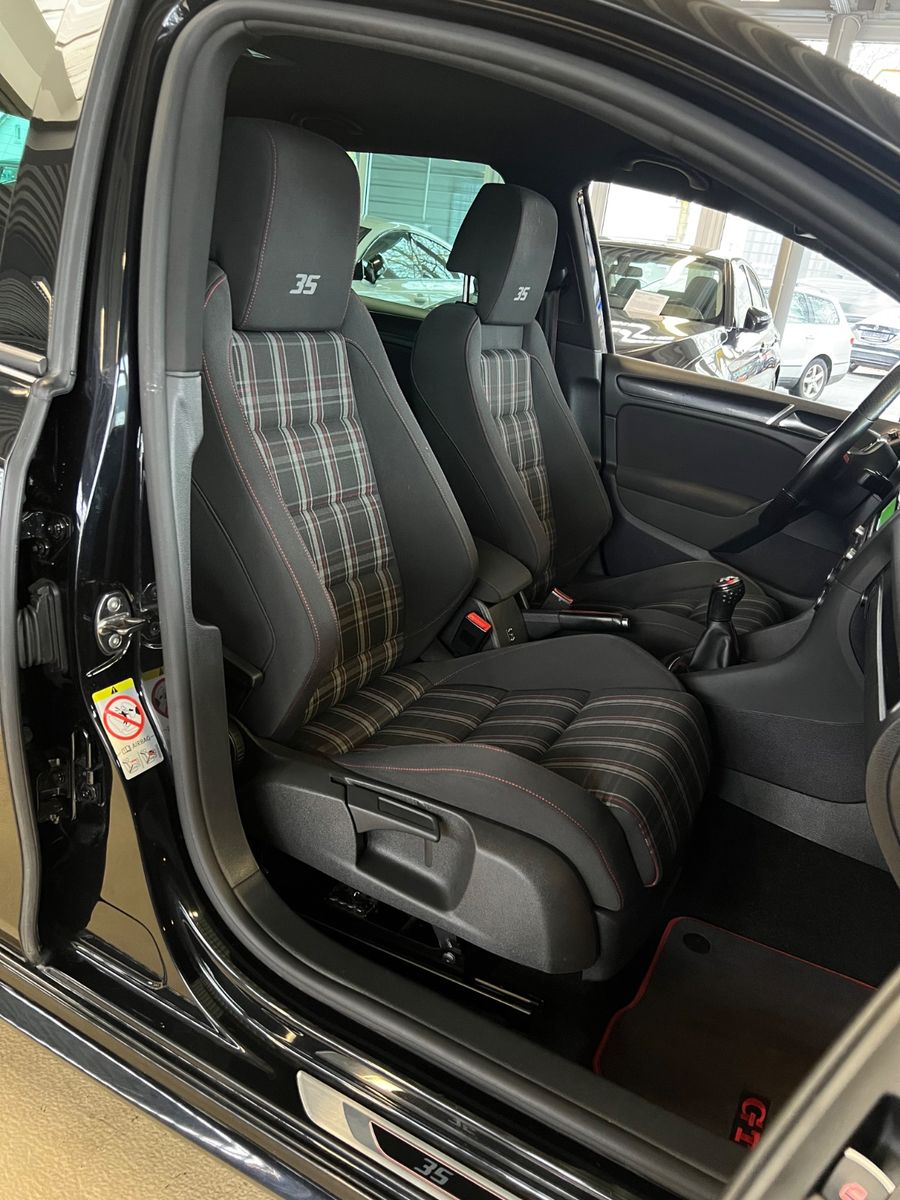 Fahrzeugabbildung Volkswagen Golf VI GTI Edition 35