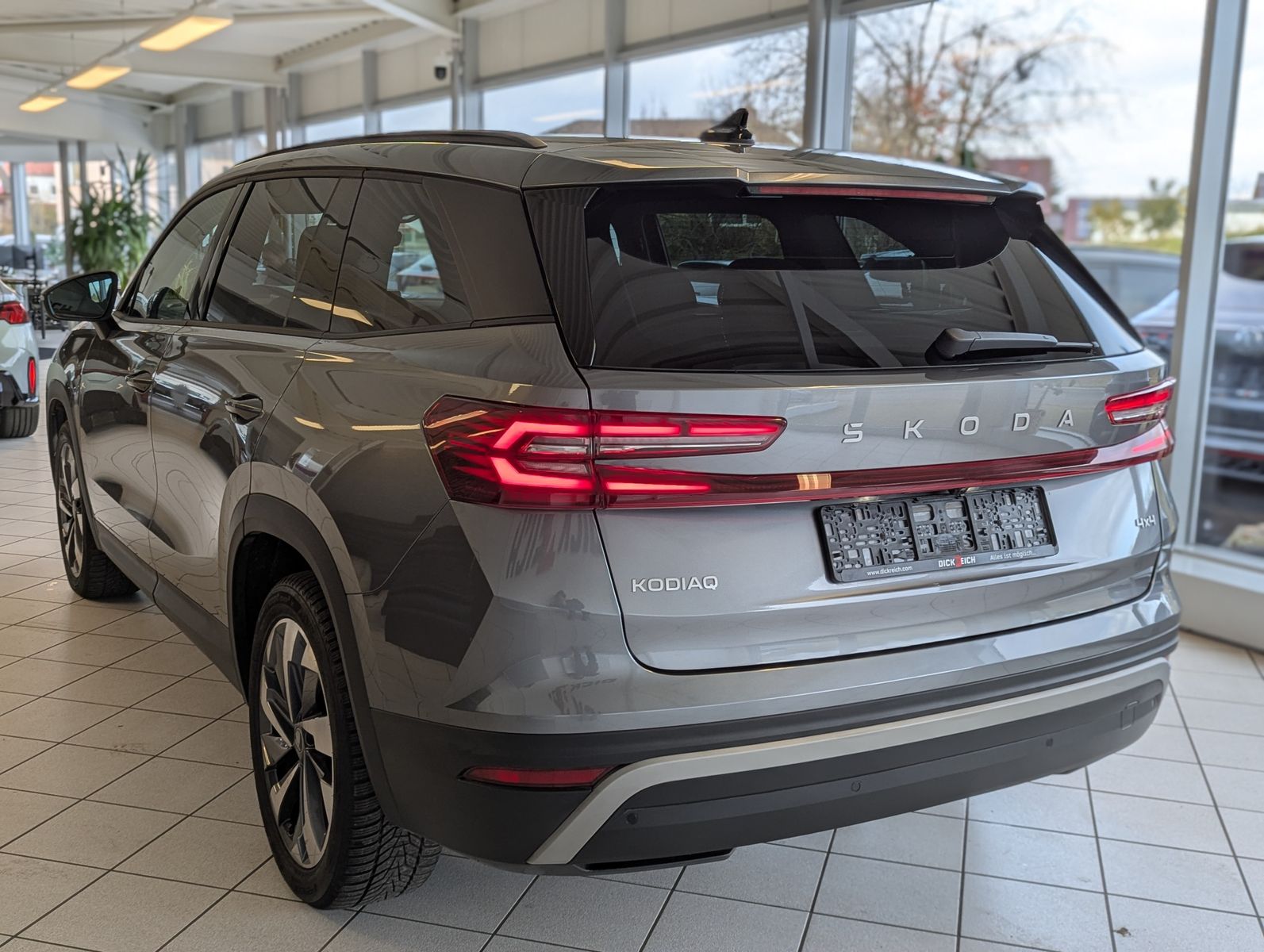 SKODA Kodiaq 2.0 4x4 Selectio Pano Matrix StHz AHK 19" - Image 5