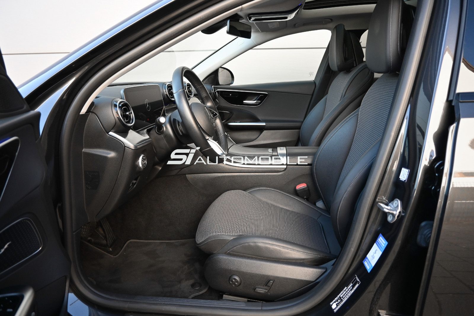 Fahrzeugabbildung Mercedes-Benz C 220 d Avantg. °ACC°NIGHT°PANO°STANDHEIZ°SOUND°