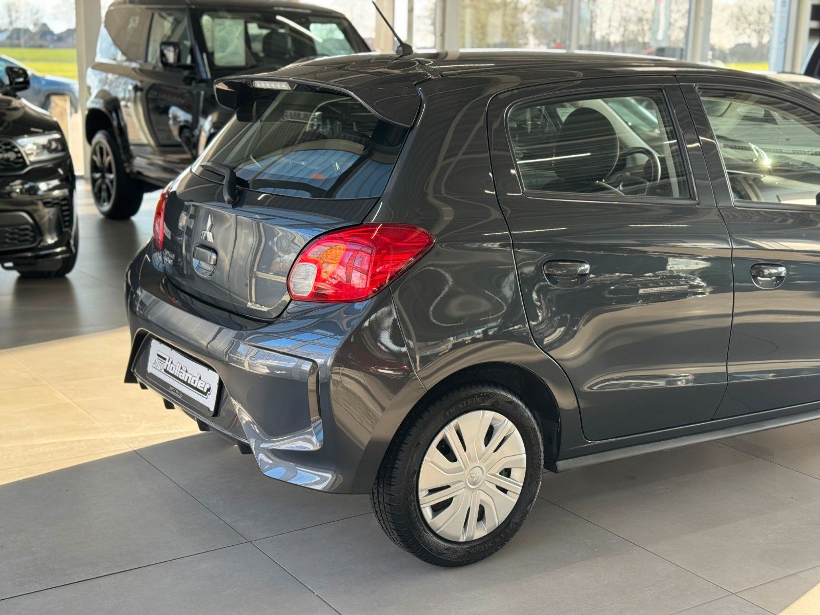 Fahrzeugabbildung Mitsubishi Space Star 1.2 Select "Klima Allwetterreifen"