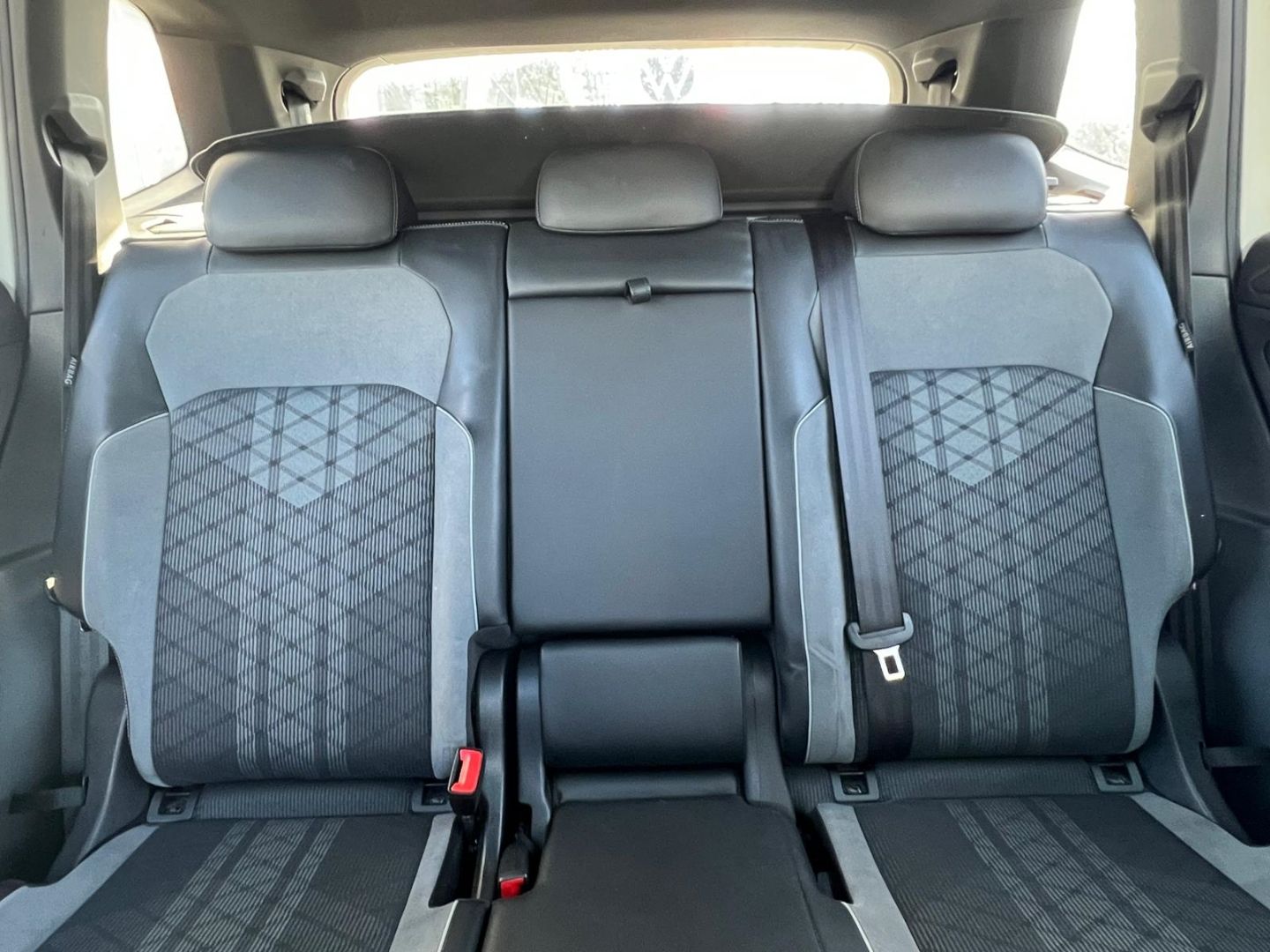 Tiguan Allspace 2.0TSI4M R-Line IQ*Kamera7Sitze!
