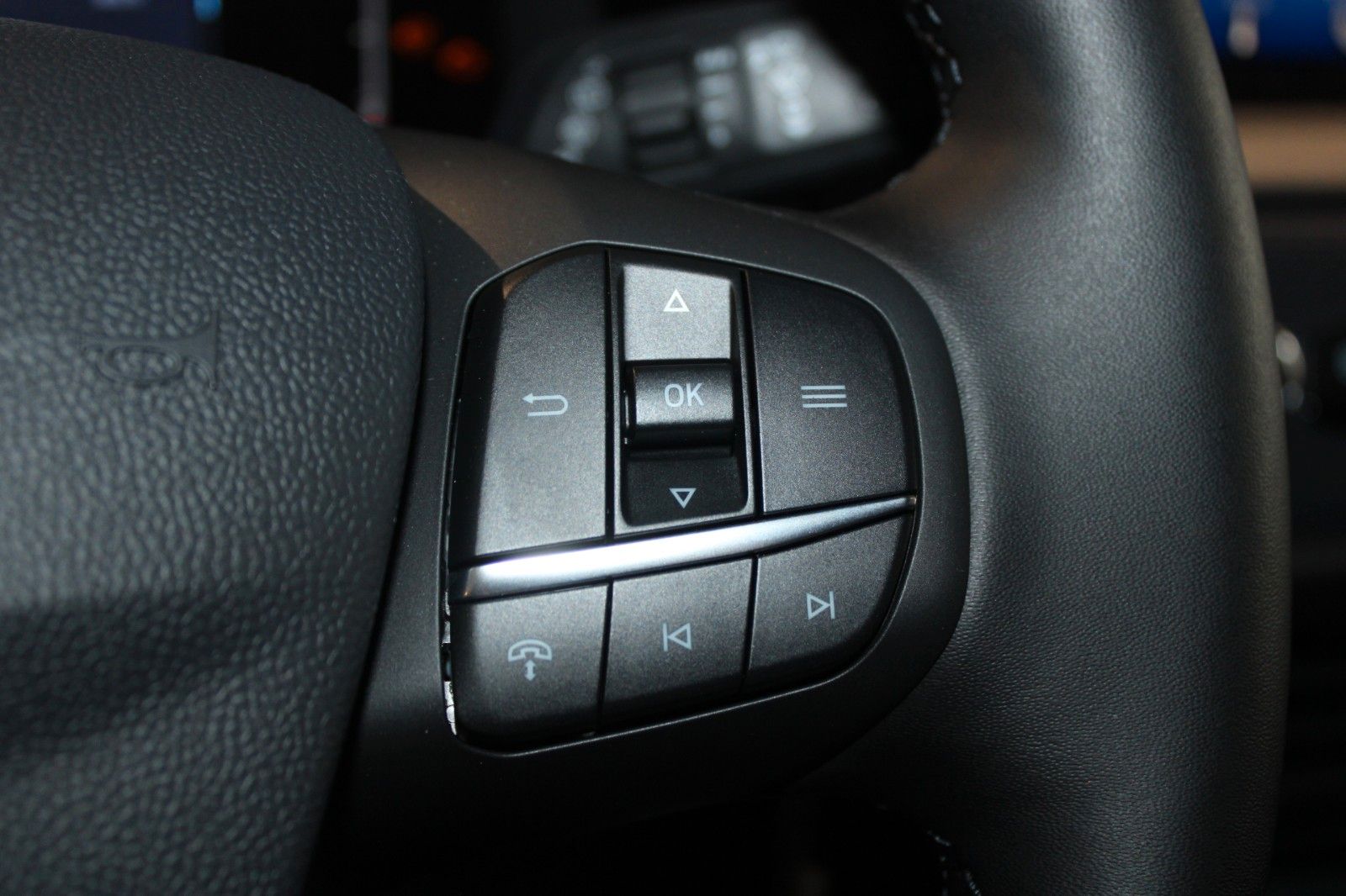 Fahrzeugabbildung Ford Tourneo Courier TREND Kamera WinterPaket2 uvm