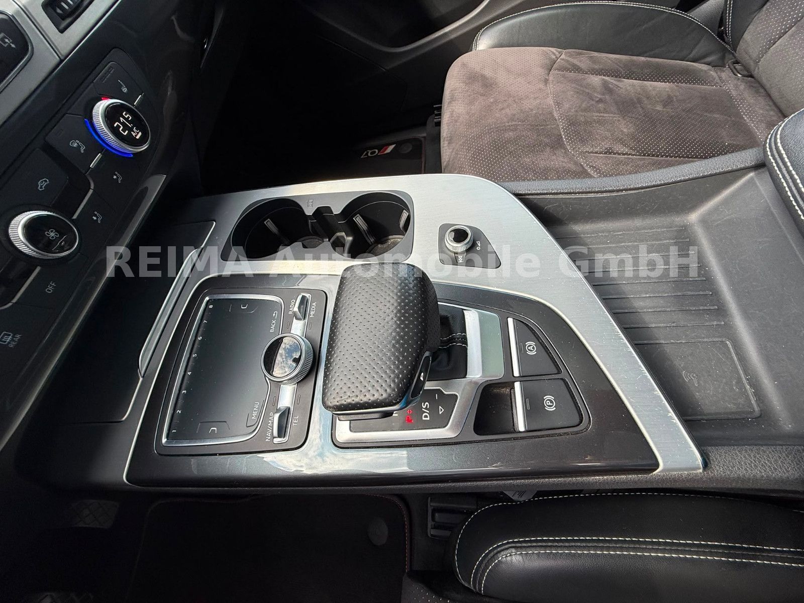 Fahrzeugabbildung Audi Q7 3.0 TDI quattro S-Line, 7 Sitzer, Pano