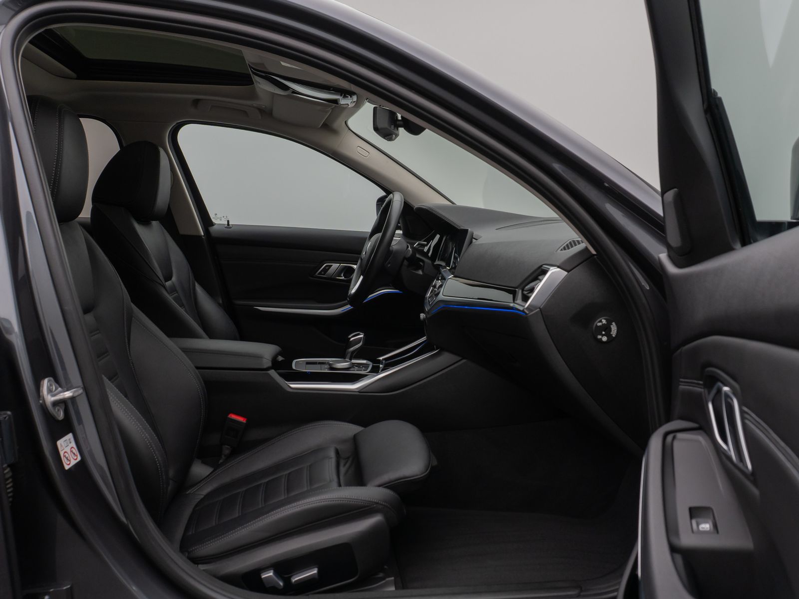 Fahrzeugabbildung BMW 320i xD Luxury Line El.Glasdach Kamera HiFi AHK