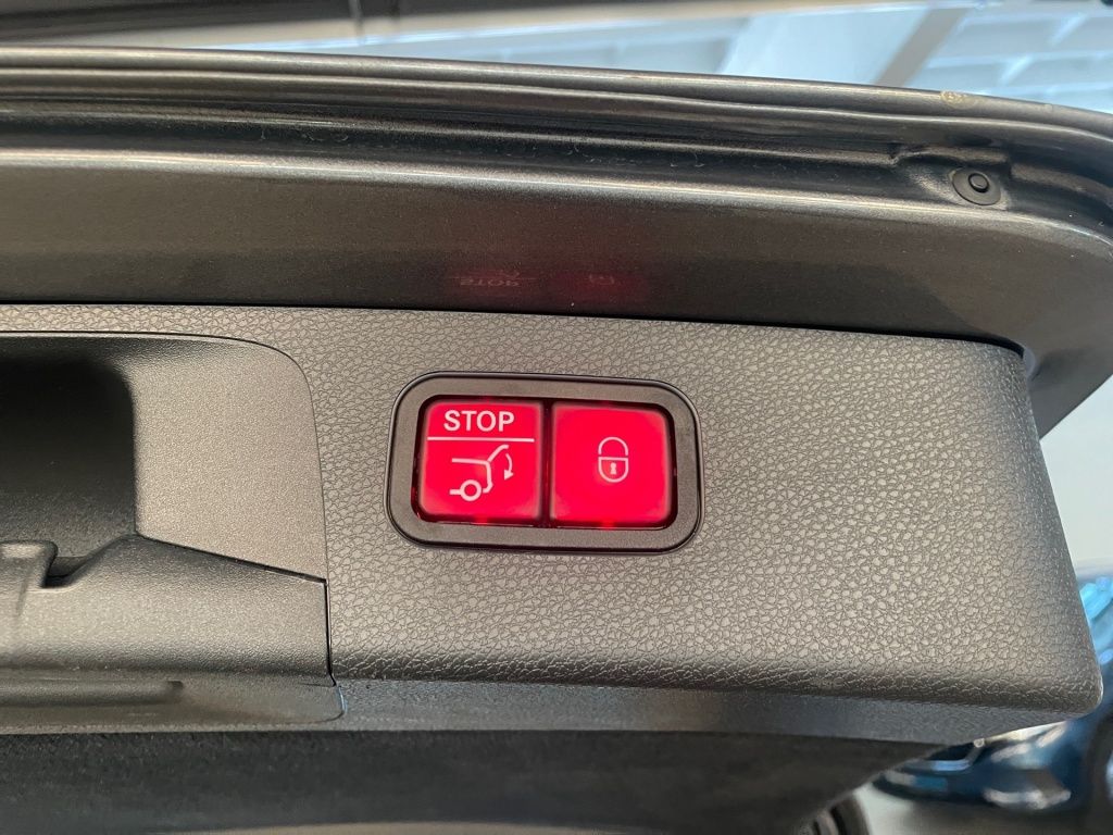 Fahrzeugabbildung Mercedes-Benz E 300 deT 4M AMG Totwi. AHK HUD Sitzklima Burm.