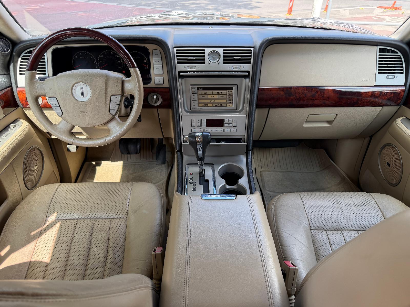Lincoln NAVIGATOR 5,4L V8 4x4*AUT.*LEDER*EGSD*7-SITZE*