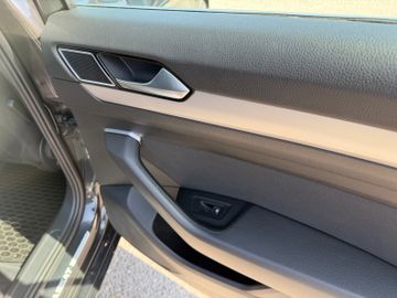 Volkswagen Passat - 11