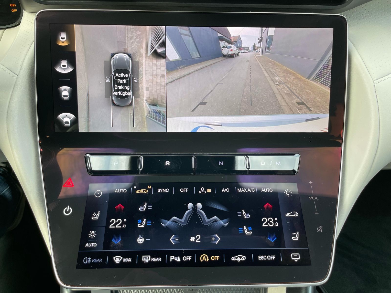 Fahrzeugabbildung Maserati GranCabrio Trofeo |SportDesign|Sonus|HeadUp|Lift