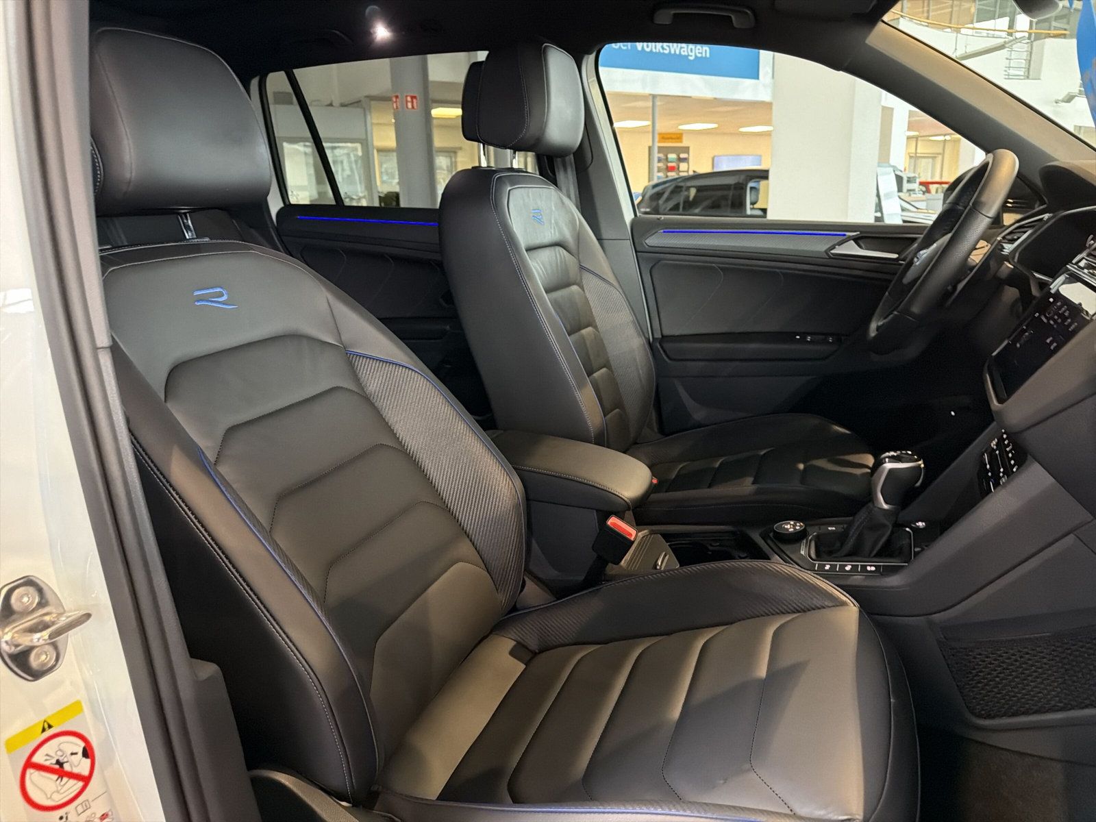 Tiguan R 4M Navi PANO Harman Akrapovic R