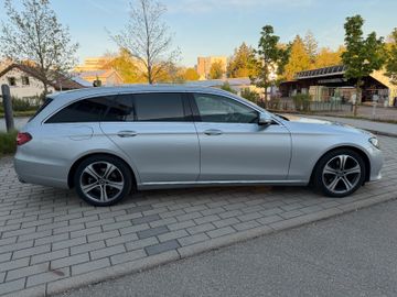 Mercedes E 220 - 9