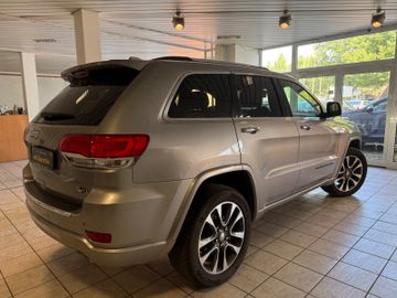 Jeep Grand Cherokee - 11
