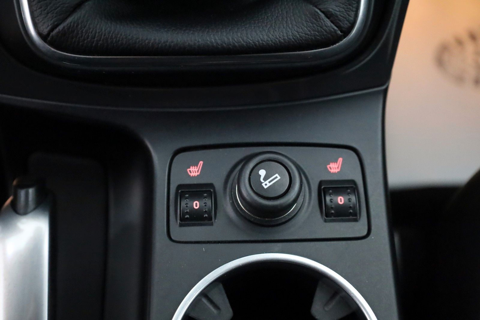 Fahrzeugabbildung Ford Kuga Titanium T.Leder,Navi,SH,PDC,AHK