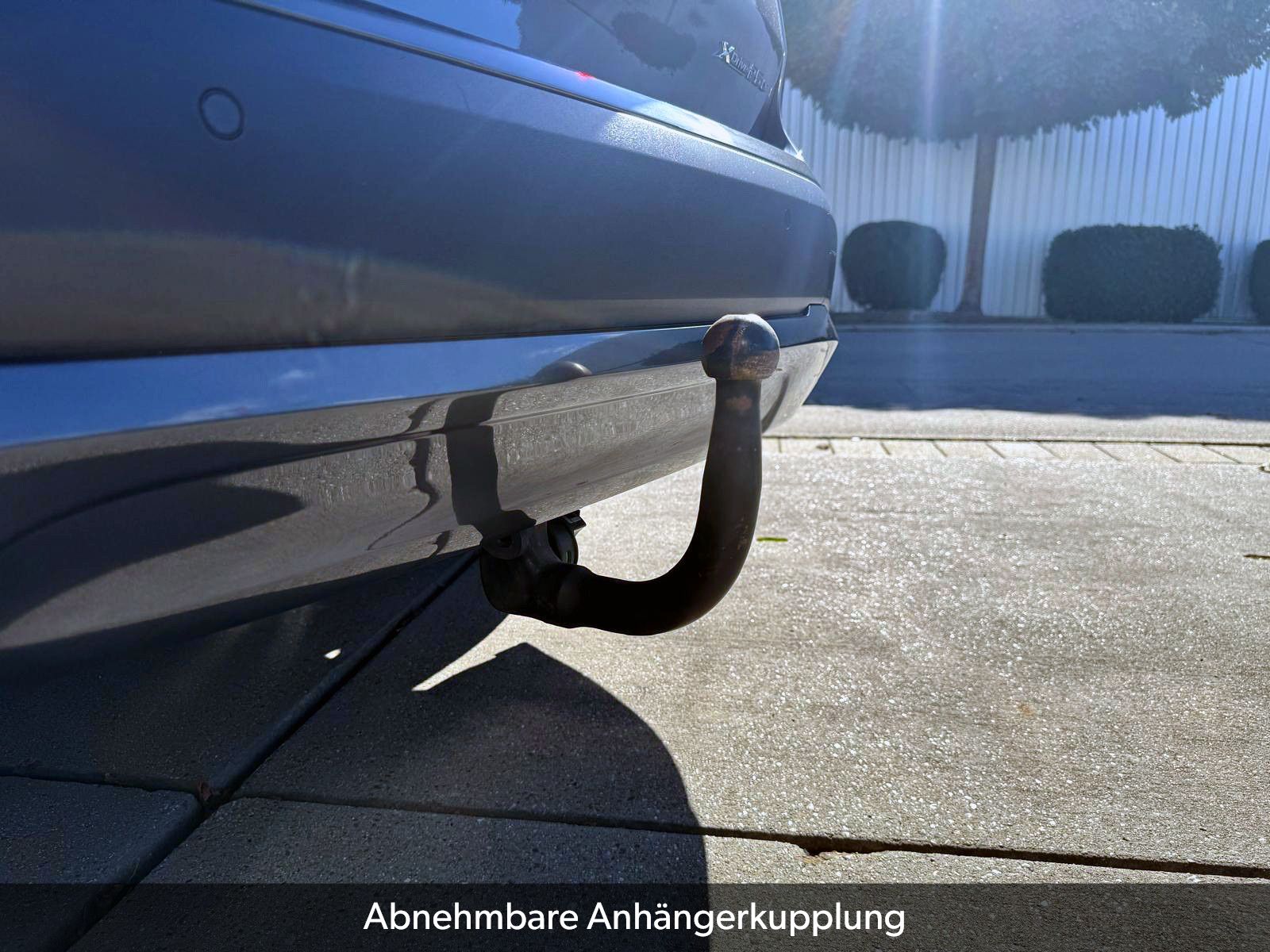 Fahrzeugabbildung BMW X1 xDrive25e Advantage ACC KAM LED PANO AHK SHZ