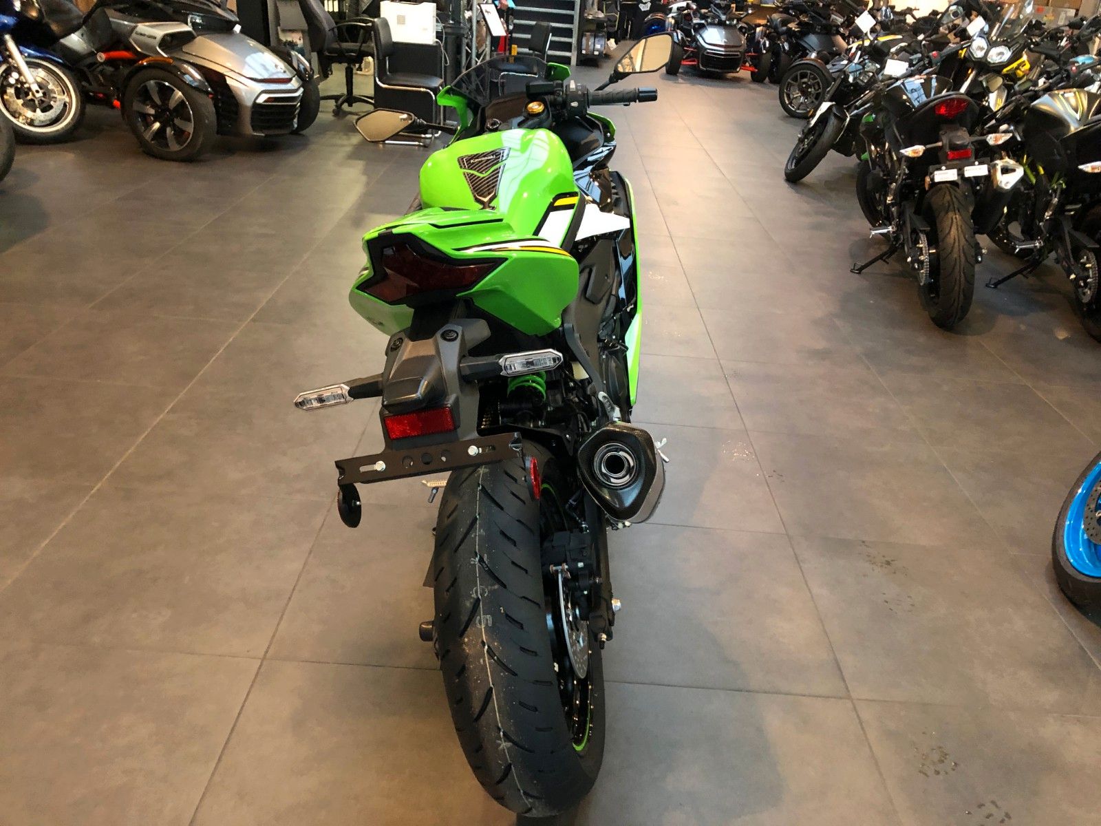 Fahrzeugabbildung Kawasaki Ninja ZX-4RR Performance