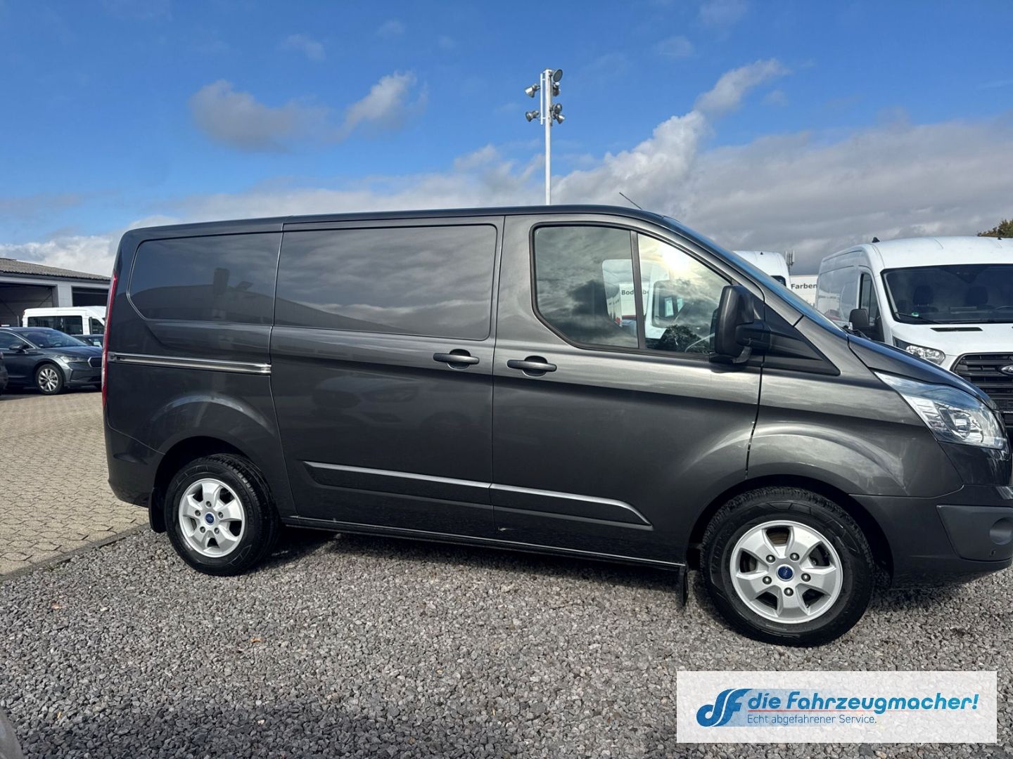 Fahrzeugabbildung Ford Transit Custom Kasten 310 L1 Limited