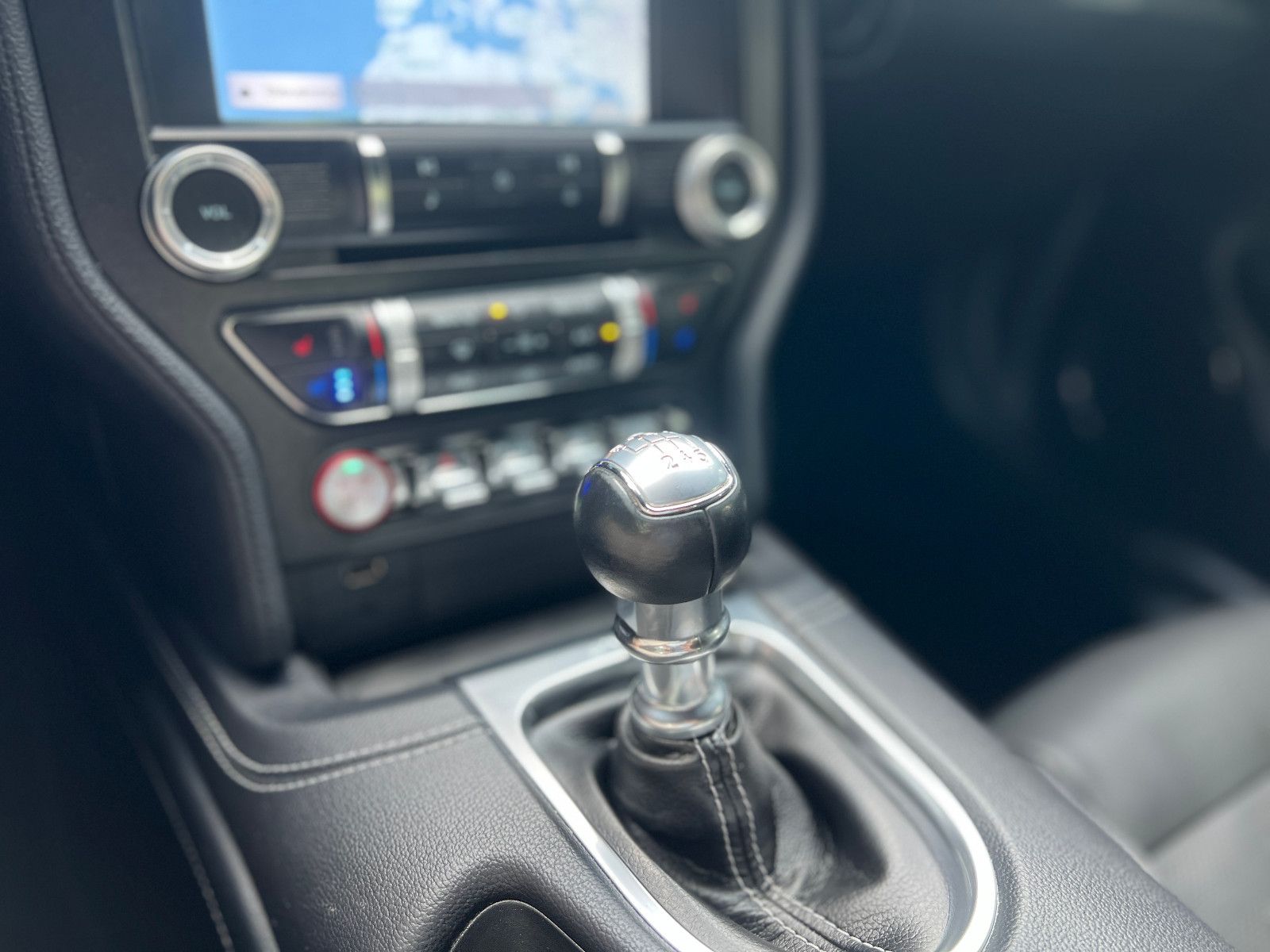 Fahrzeugabbildung Ford Mustang GT V8*SCHALTER*1.HAND*DEUTSCHES FZG*