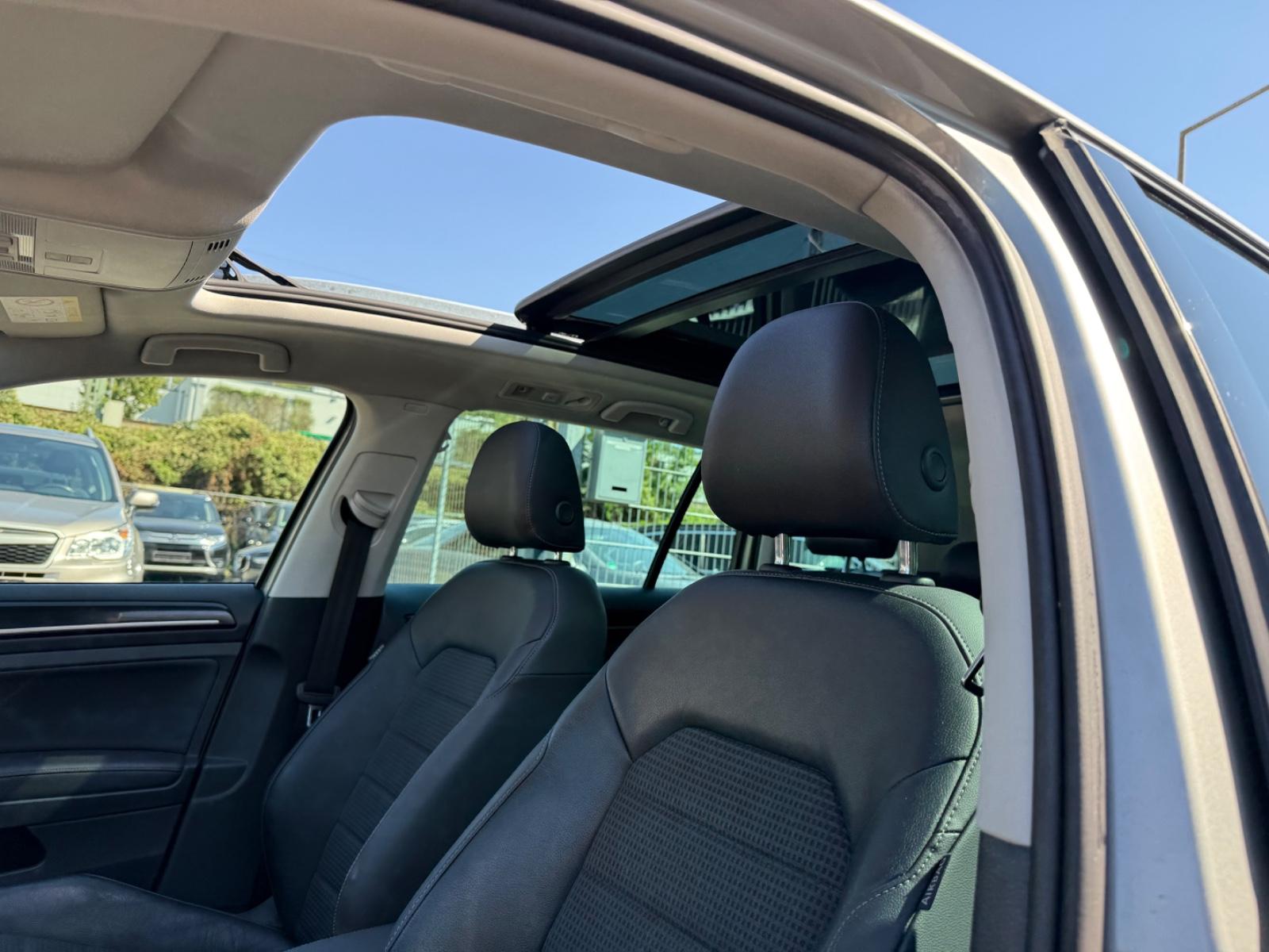 Volkswagen Golf VII Variant 1.4TSI Highline|Panorama|Xenon|