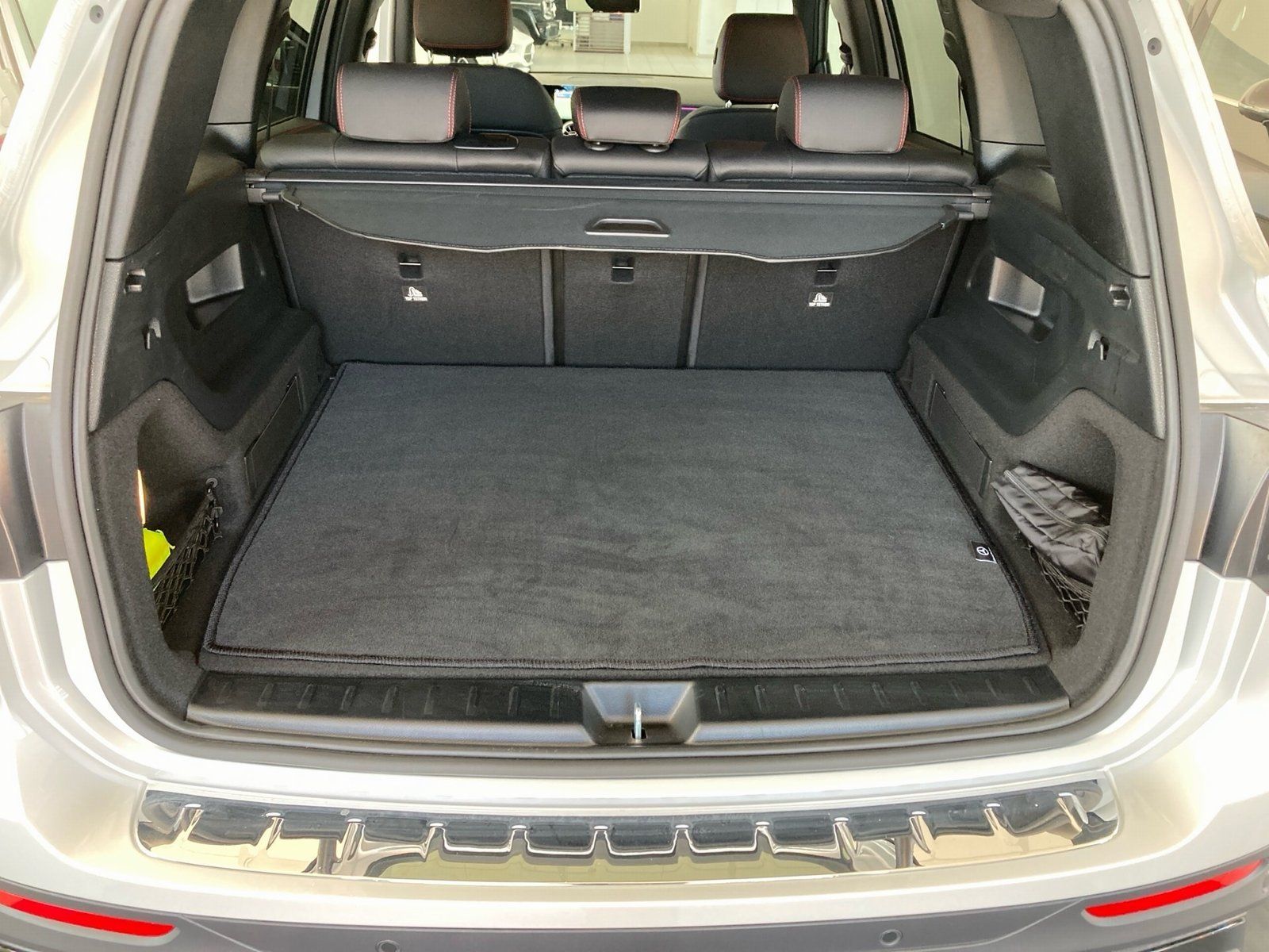 Fahrzeugabbildung Mercedes-Benz GLB 220 4M AMG*AHK*Distro*Totwin*Burmester*Night