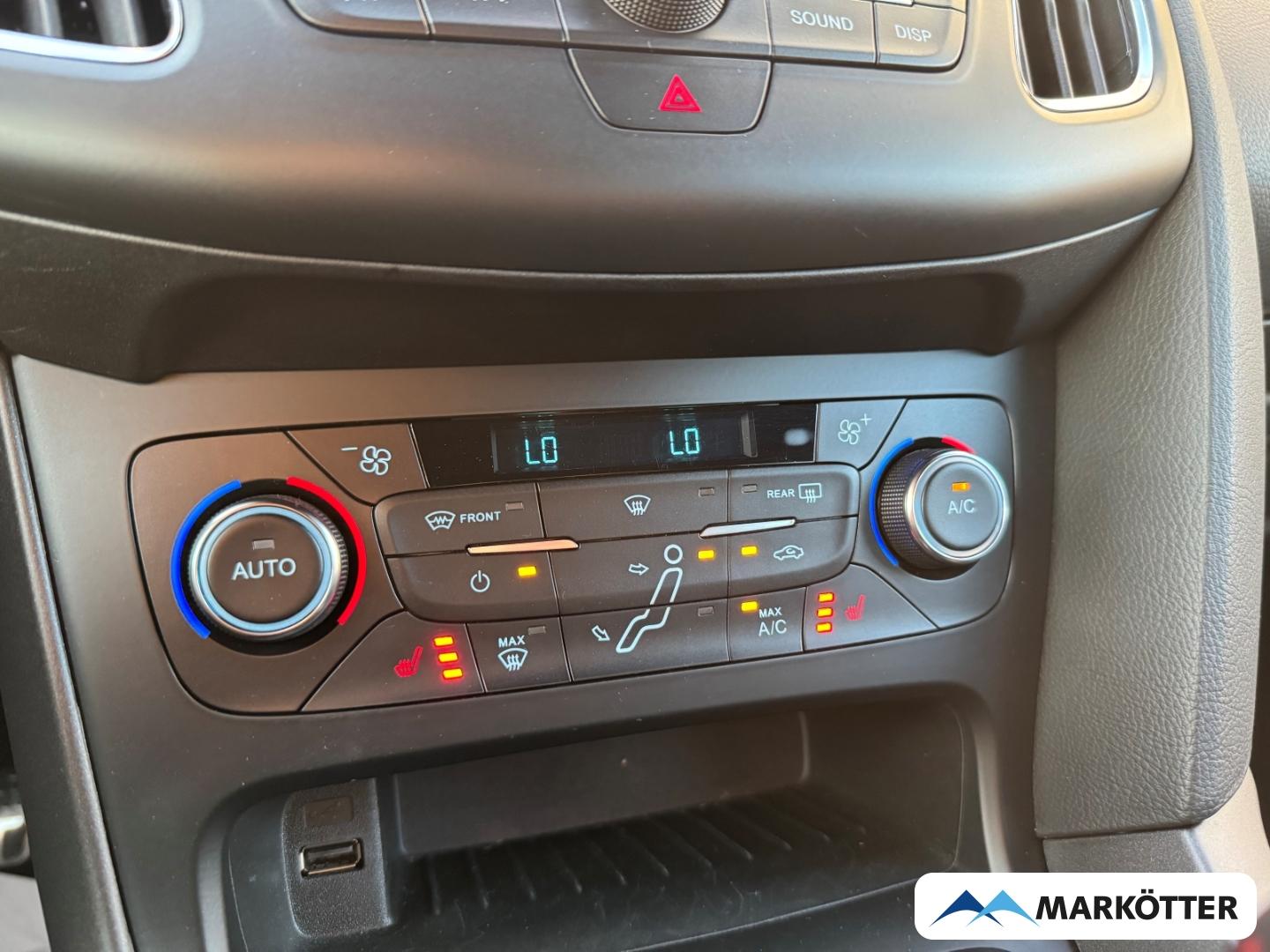 Ford Focus ST-Line CAM/SHZ/TEMP/KEYLESS/NAVI/LED