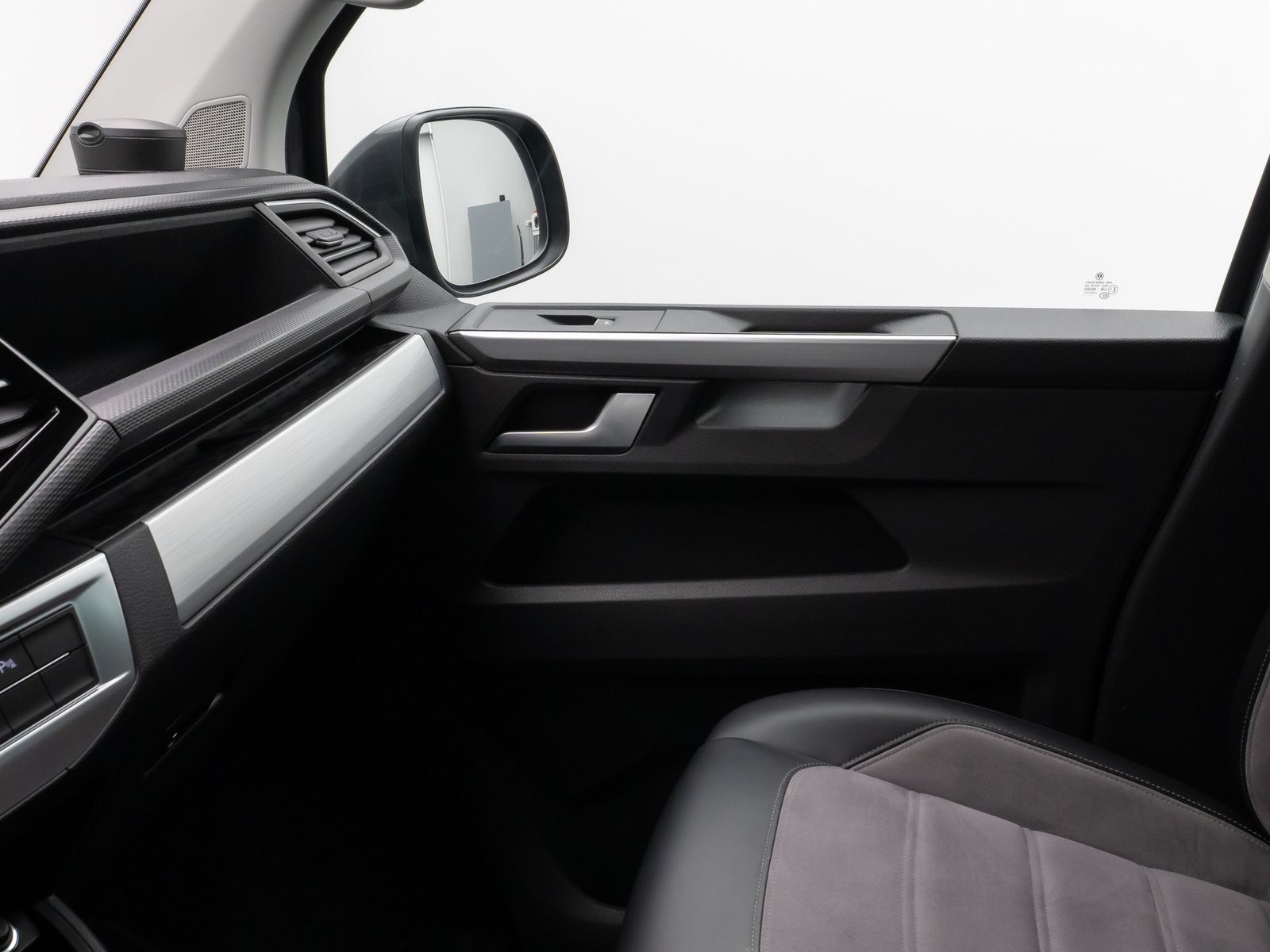 Fahrzeugabbildung Volkswagen T6 Multivan Kamera DAB Standheizung Navi Tempo