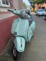 Vespa GTS 125 - Vespa Motorräder in Köln