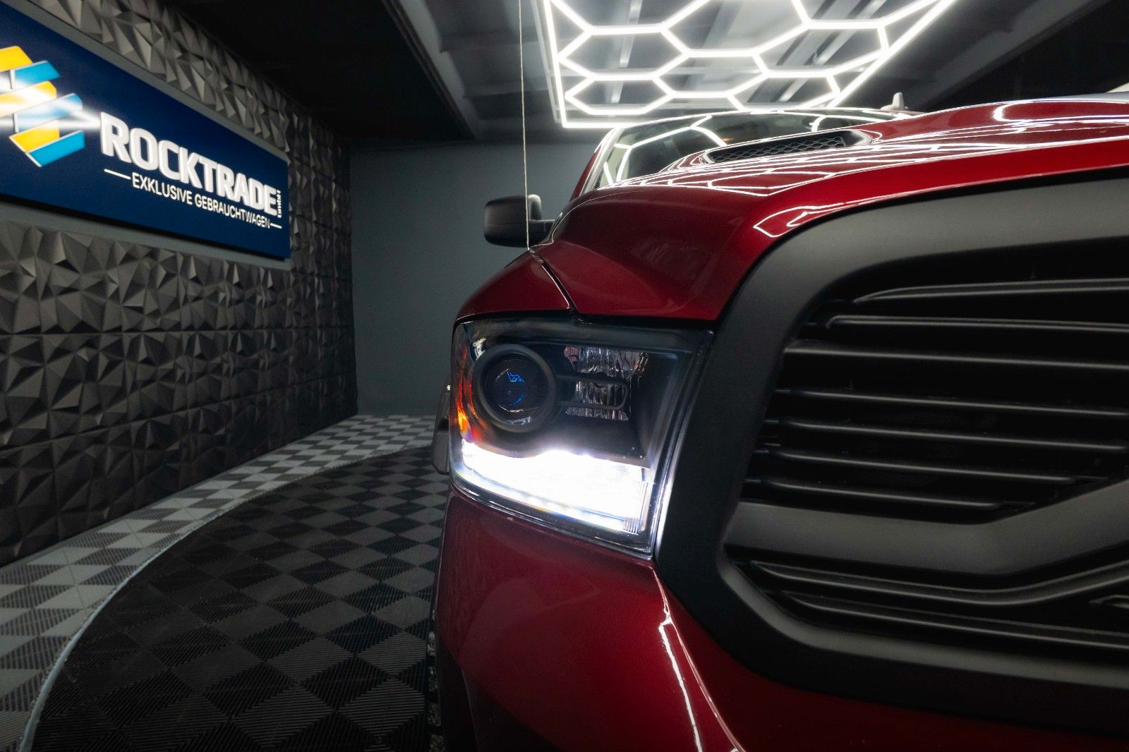 Fahrzeugabbildung Dodge RAM 5.7 V8 HEMI 4x4 OFFROAD Night-Paket *LED*AHK