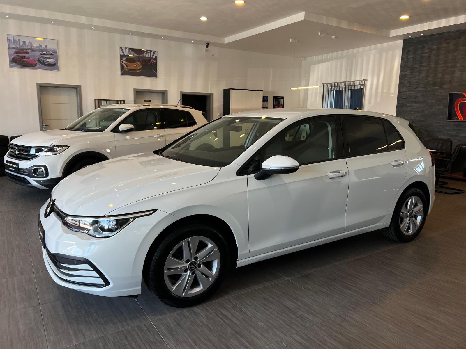 Volkswagen GOLF 8 LIM.NAV*MATR*DIGI*LIFE*ACC*DAB*8-FACH*1HA