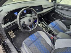 VW Golf VIII R 4Motion Matrix DAB Harman-Kardon