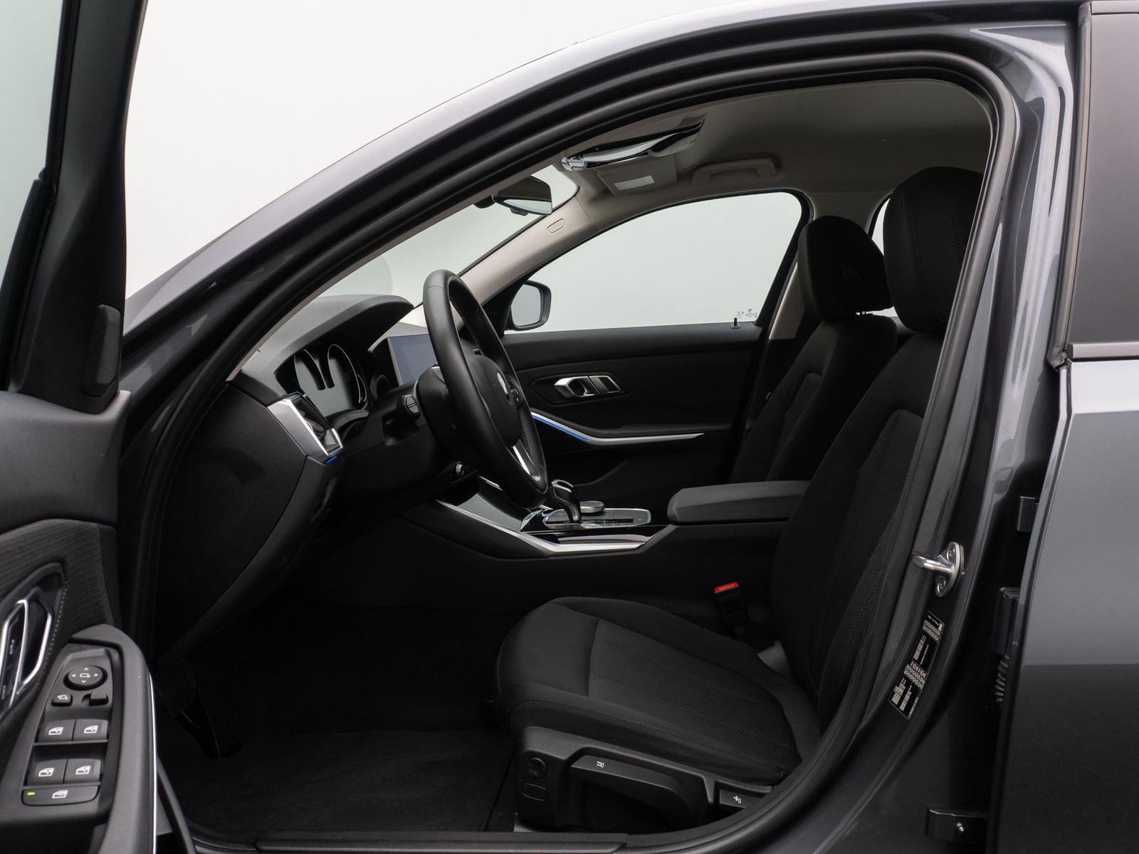 Fahrzeugabbildung BMW 320i Alarm PDC Komfort LED FernlichtAss HiFi 18"