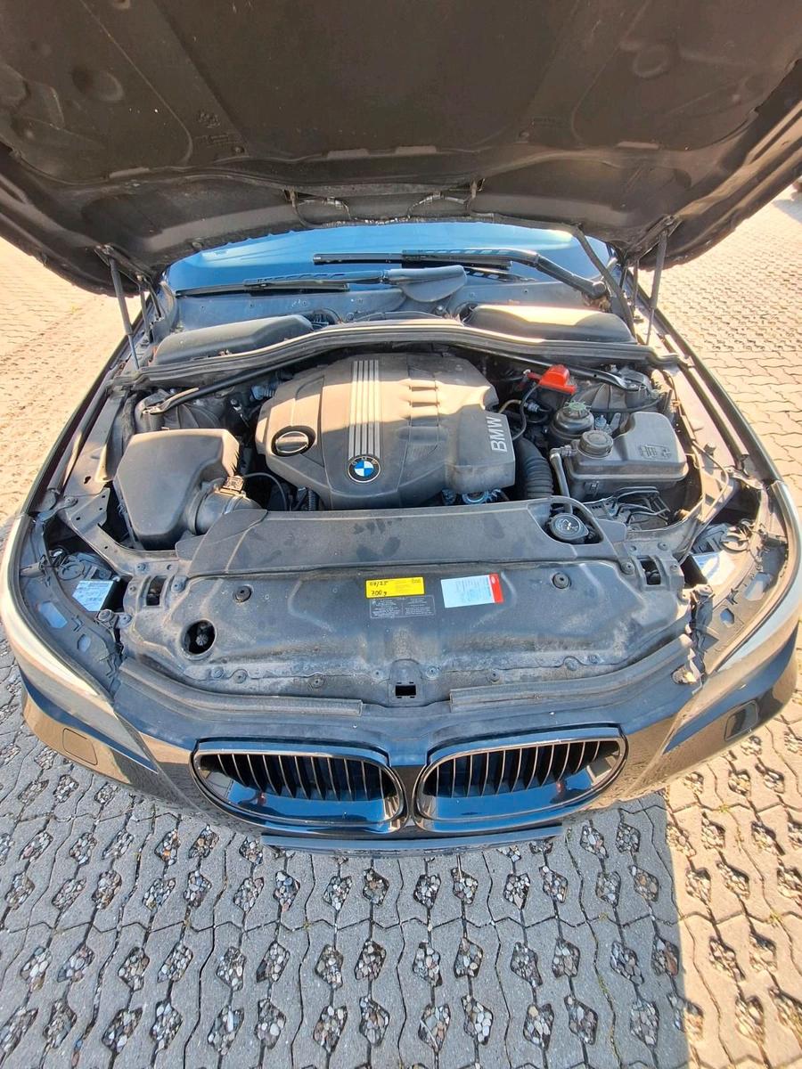 BMW 520 2010 — photo 10