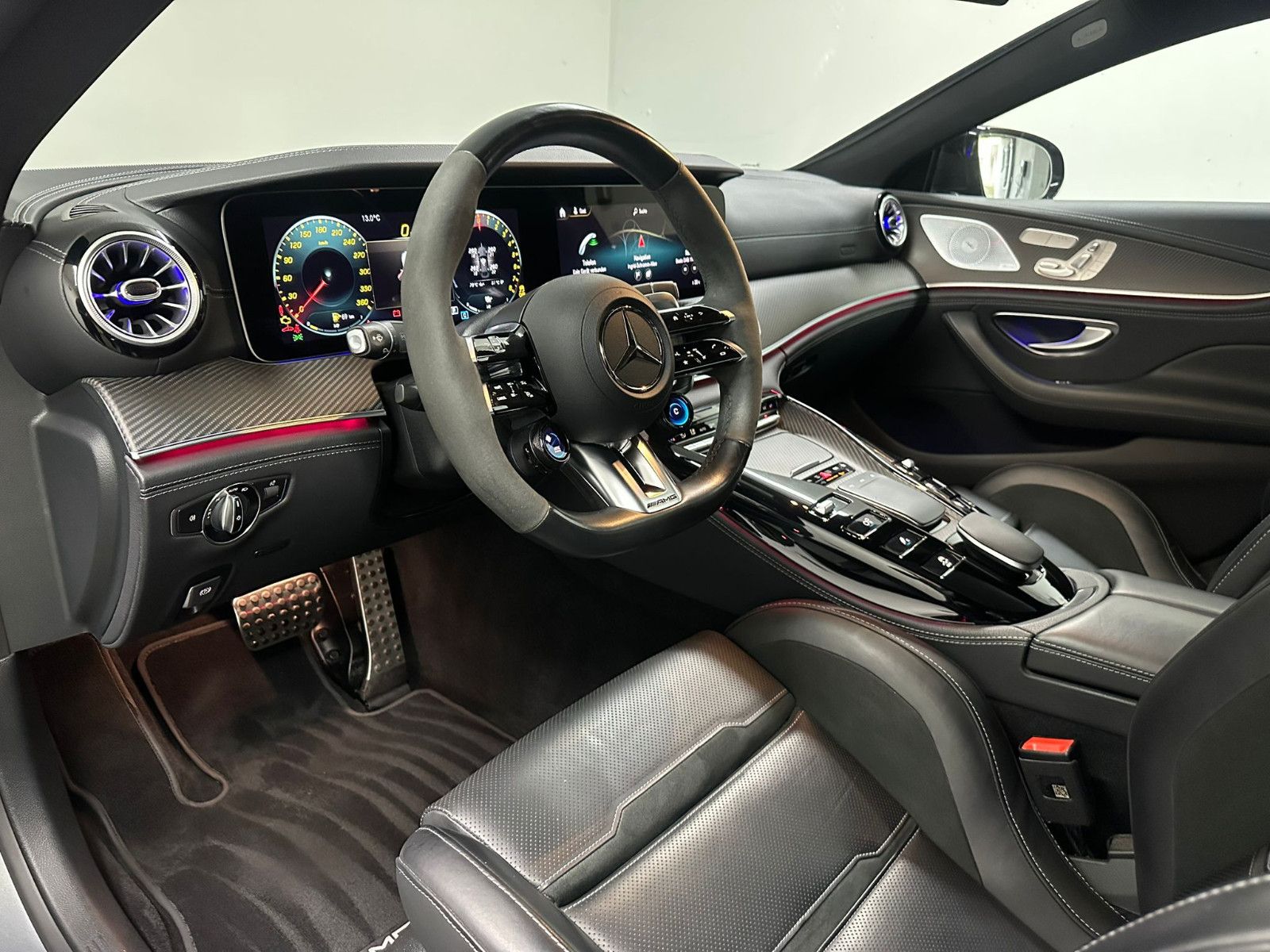 Fahrzeugabbildung Mercedes-Benz AMG GT 63 S E PERFORMANCE*AERODYNAMIK*MAGNO*