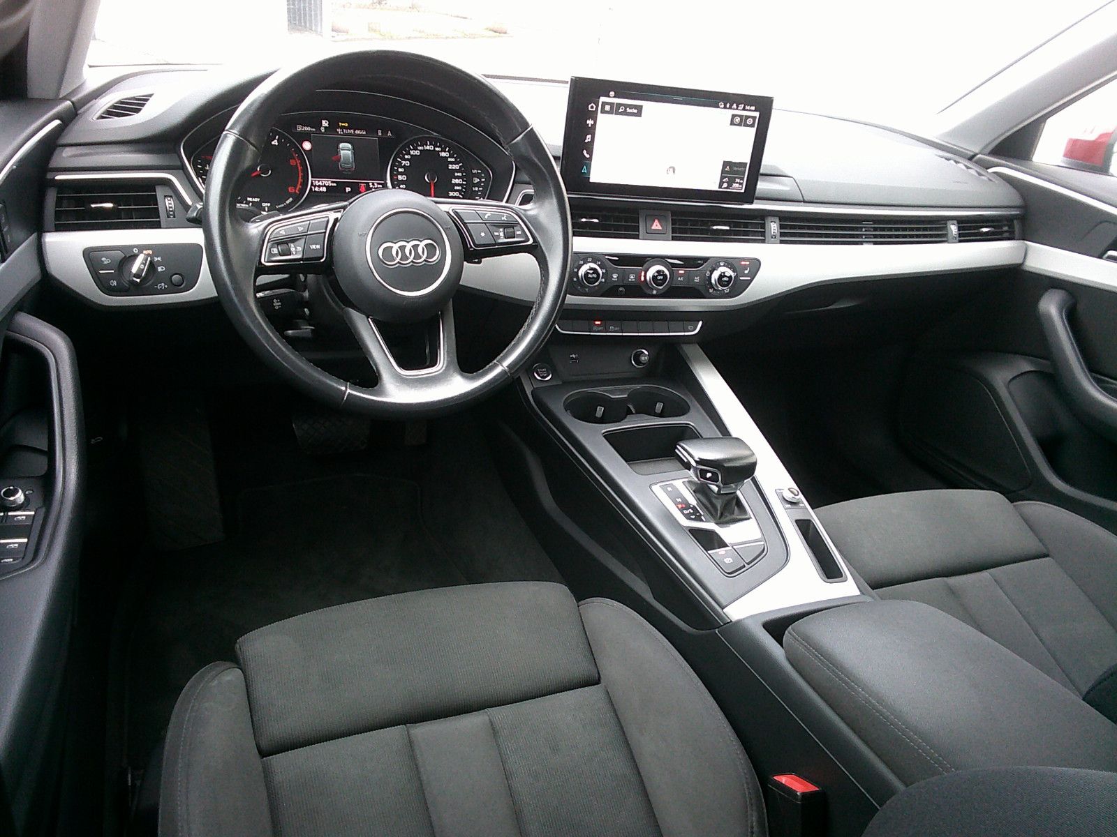 Fahrzeugabbildung Audi A4 Avant 35 TDI S line