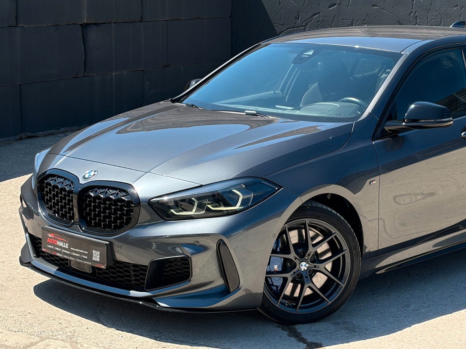Fahrzeugabbildung BMW M135i xDrive Shadow Alcantara KZG CAM HiFi HuD
