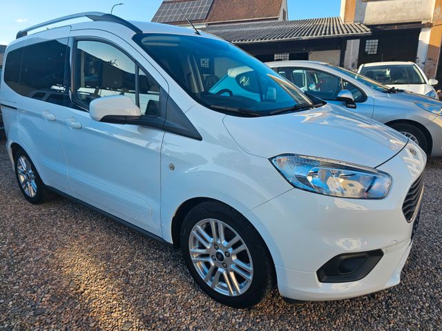 Ford Tourneo Courier 1.5TDCI  Titanium