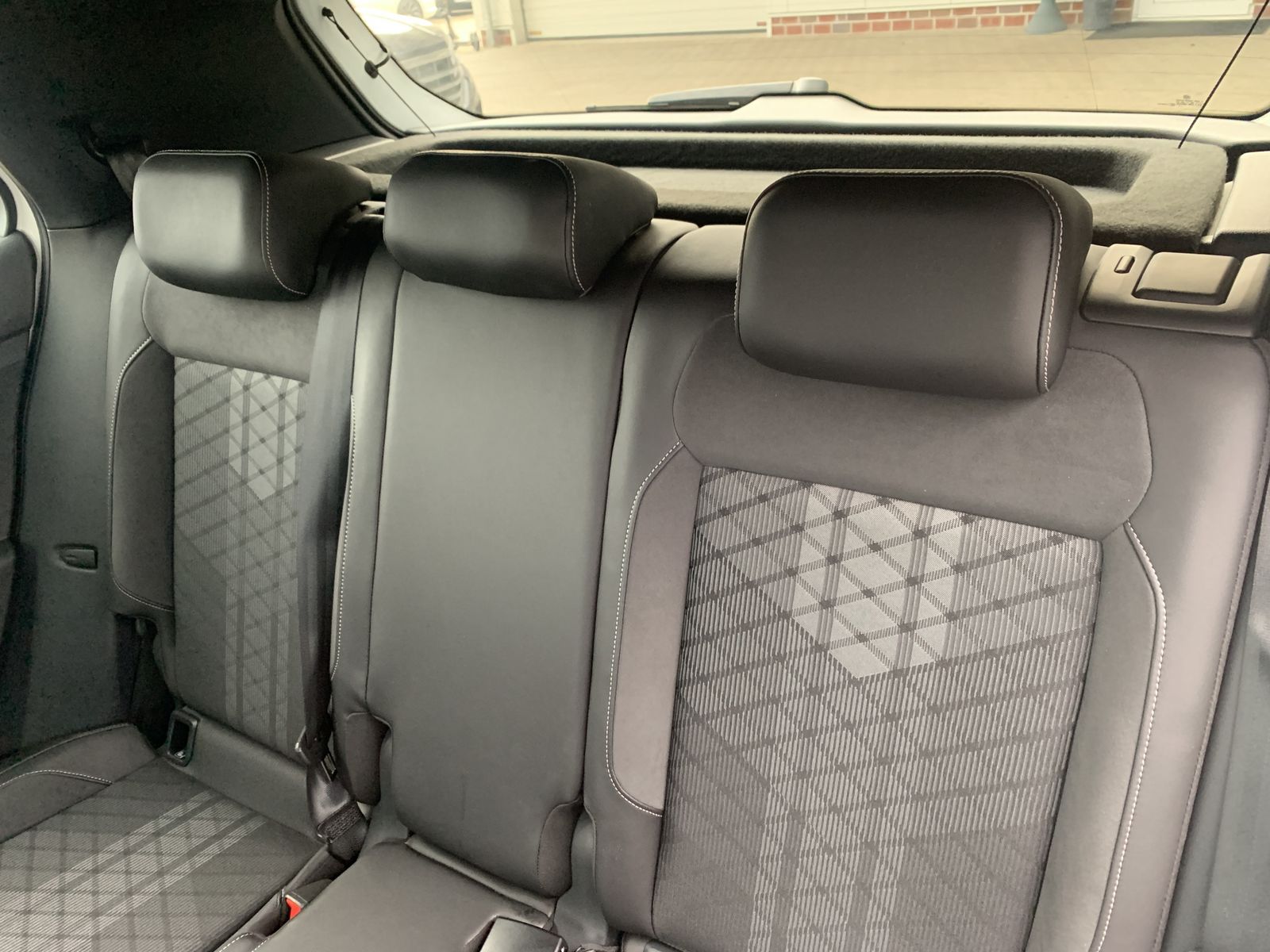 Fahrzeugabbildung Volkswagen T-Cross 1.5 TSI*R-Line*IQ.LIGHT*AHK*Cam*Digital*